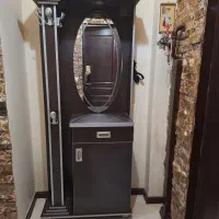 جاکفشی و لباس آویز