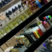 فروشنده خانم درصدی فروش عطر تا ۲۵ میلیون