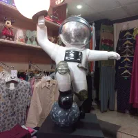 مجسمه فضا نورد