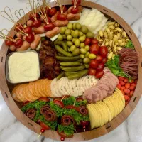فروش انواع فینگرفود ، سینی مزه و دسر ، غذا کیلویی