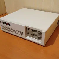 کیس قدیمی و عتیقه پارس روشن با اولین گرافیک ibm