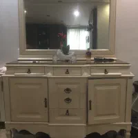 کنسول و آیینه در حد نو