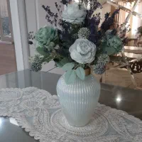 گل و گلدان