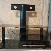 میز تلویزیون شیشه ای در حد نو
