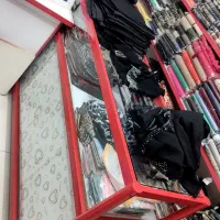 ویترین شیشه ای