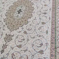 یک عدد بخاری گازی و ۳ تخته فرش ۱۲ متری