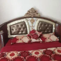تخت و پاتختی و اینه جنس ترک