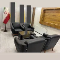 لوازم و تجهیزات دفتر کار -و پارکت در حد نو