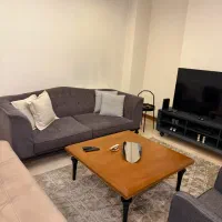 مبل ۵ نفره و میز وسط