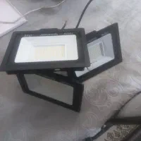 تعداد ۴عدد پرژکتور ۱۰۰ وات بزرگ وکوچک