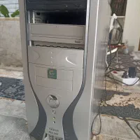کیس کامپیوتر با پاور گرین ومانیتور
