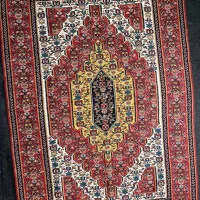 سجاده دست بافت طرح کلاه فرنگ سنندج