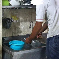 جویای کار ظرفشویی