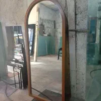قاب آیینه چوبی ایستاده
