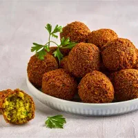 به یک کارگر ساده آقا نیاز مندیم