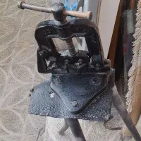 یک عدد گیره پایه دار