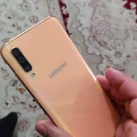 گوشی سامسونگ مدل A70 در حد نو