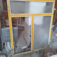 ۲عددپنجره اهنی درحدنو بدونه پوسیدگی