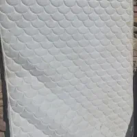 یک عدد تشک تخت خواب