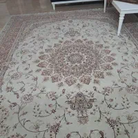فرش ۹ متری کار کرده فوق العاده سالم و تمیز