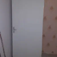 درب چوبی اتاق با چارچوب آهنی