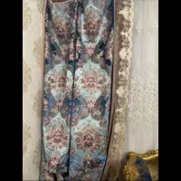 پرده کنار سالنی