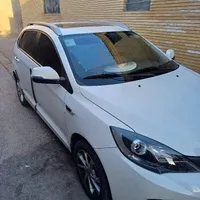 امویام 315 هاچبک پلاس، مدل ۱۴۰۰