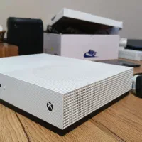 کنسول xbox one s با 731 تا گیم
