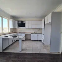 کابینت هایگلاس با سینگ و هود و گاز