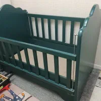 تخت و شلف اتاق کودک
