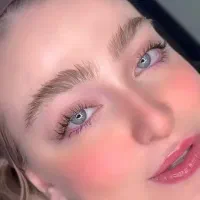 نیاز به مدل خانم برای شیدینگ لب