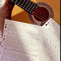 آموزش گیتار(خانم ها)