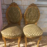 دو عدد صندلی