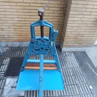 گیره لوله گیر پایه دار