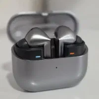 هدفون buds۳ pro سامسونگ تمیز تمیز