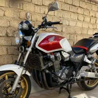 Cb 1300