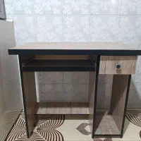 میز کامپیوتر تمیز