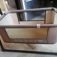 تخت کنار مادر