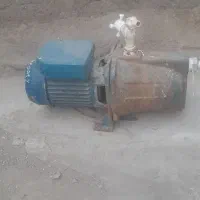 یکعدد پمپ آب 1 اسب و یکعدد موتور کولر