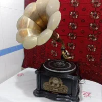 گرامافون گرام رادیو طرح قدیمی عتیقه سالم و تمیز