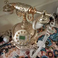 تلفن روی میزی طلایی رنگ سالم سالم یک میلیون ونیم