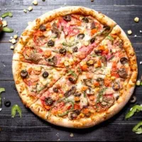 همکاری با آشپز ایرانی و فست فود کار متعهد و حرفه ا