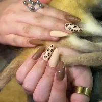 کاشت ناخن اقتصادی ، ویژه جذب مشتری
