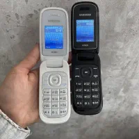 گوشیsamsungساده 1272سامسونگ تاشو دردار بدون دوربین