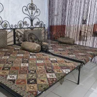 تخت اهنی سلطنتی