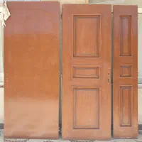 درب های چوبی فندقی رنگ