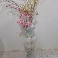 گلدان با گل