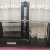 میز تلویزیون شیشه ای