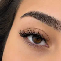 نیازمند مدل کاشت مژه (والیوم و مگاوالیوم)