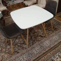 میز و صندلی با روکش پارچه